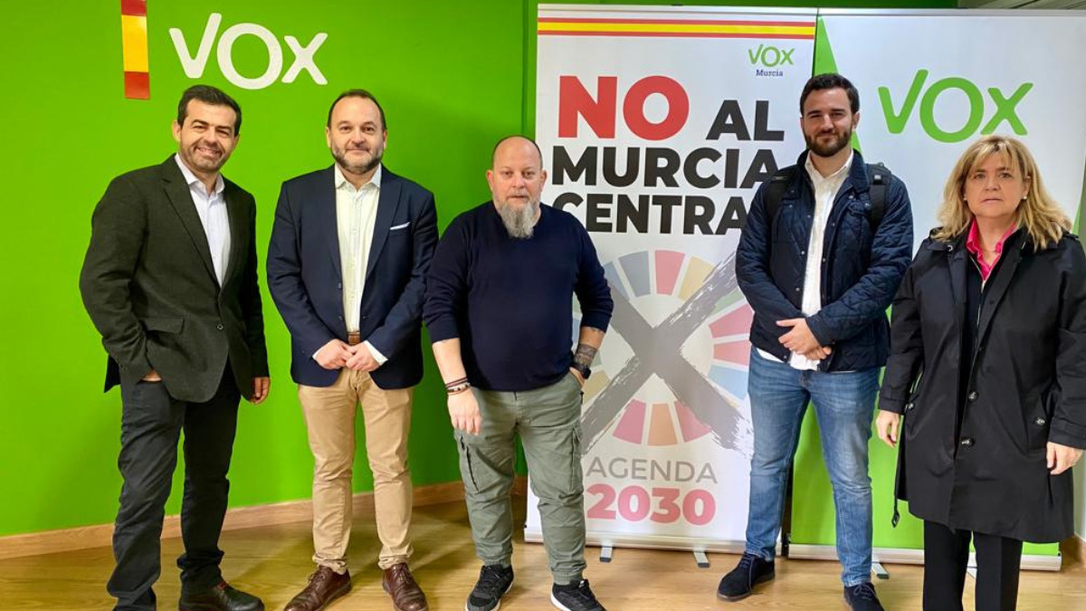 No a Murcia Central en el Barrio del Carmen, Murcia
