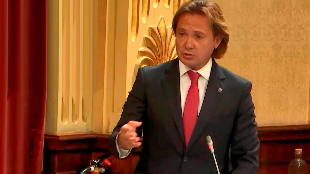 Lo lógico sería que cuando llega una avalancha de pateras sus ocupantes fueran trasladados directamente al CATE