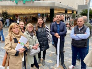 Inmaculada Ortega concejal de VOX Ayto de Murcia con cargos de VOX Murcia