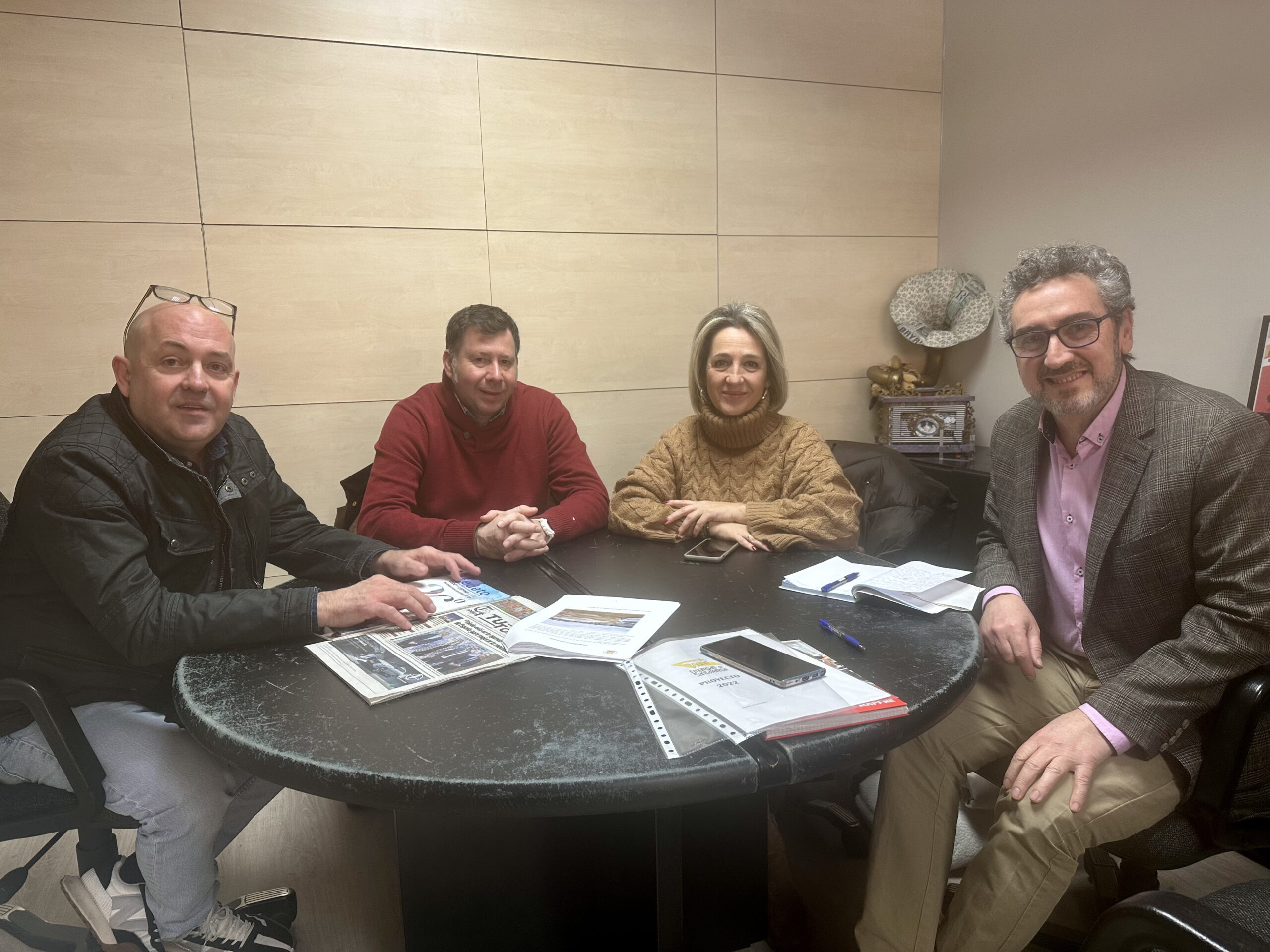 La candidata a la Alcaldía de Toledo, Inés Cañizares, se reunió con comerciantes y vecinos de Santa Teresa