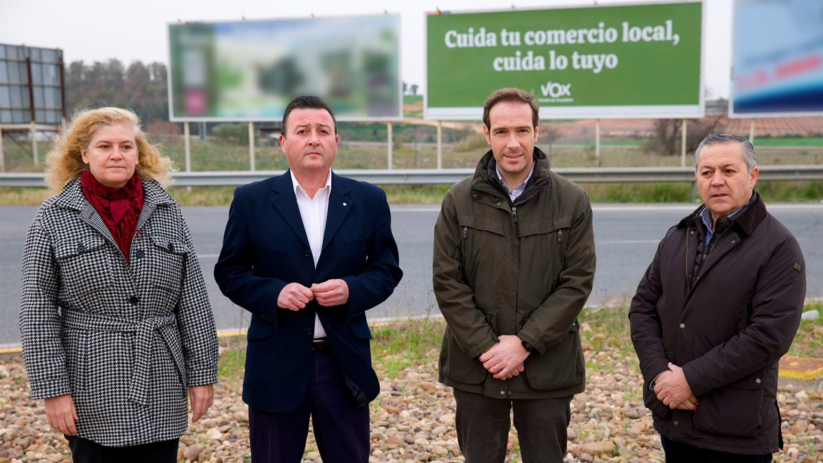 VOX inicia en Alcalá de Guadaíra campaña municipales 'Cuida lo tuyo'