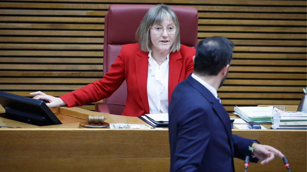 Rifirrafe entre la Presidente de las Cortes Valencianas y un diputado