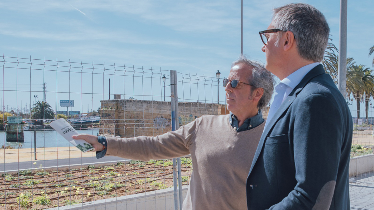 Manuel Gavira, durante su visita a El Puerto de Santa María (Cádiz), acompañado por Fito Carreto