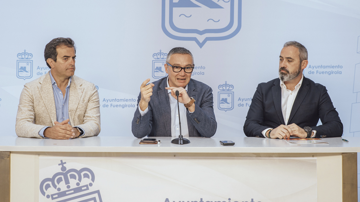 Manuel Gavira, en Fuengirola, junto a Antonio Sevilla y Antonio Luna