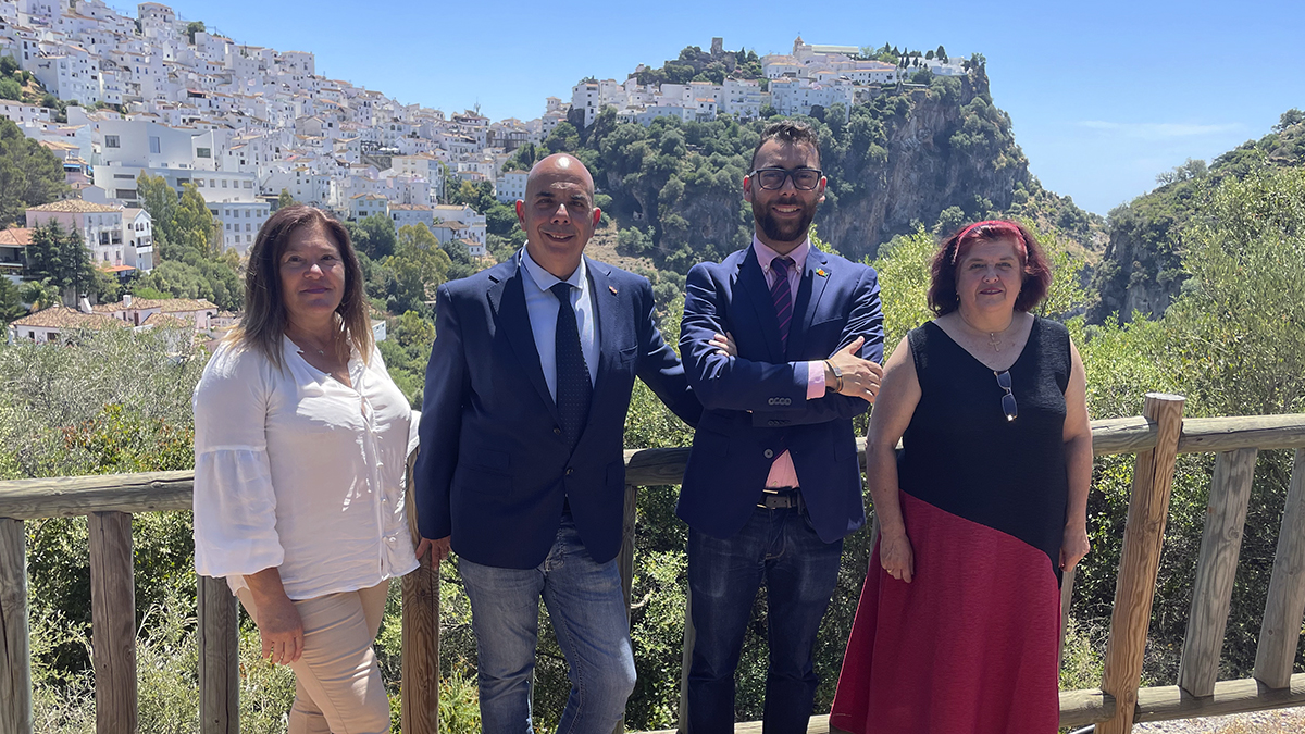 VOX presenta sus listas en Alhaurín El Grande, Canillas de Aceituno,  Casares y Cortes de la Frontera - VOX