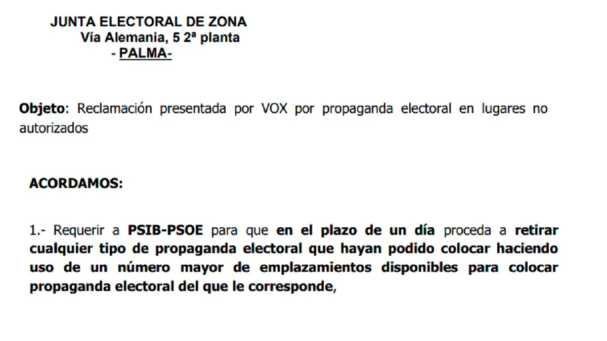 La Junta Electoral ha dado la razón a VOX y obliga al PSIB-PSOE a retirar de las calles de Palma y Lluchmajor el exceso de publicidad