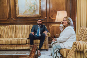 Antelo y la presidente de la Asamblea