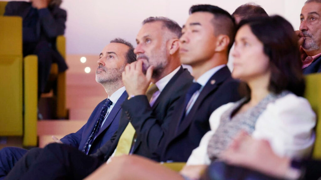 El Palacio de Congresos de Palma ha acogido este viernes el V Foro Empresarial de AgenciaCom