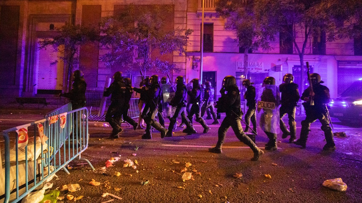 Imágenes de las cargas del lunes en Ferraz.