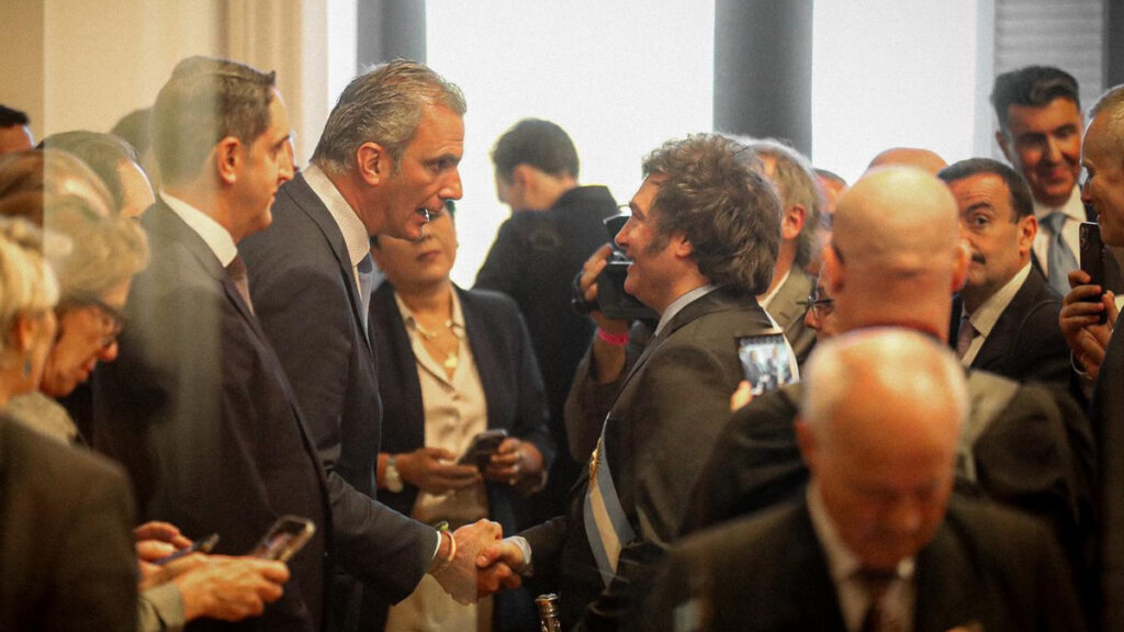 Javier Ortega acude a la toma de posesión de Javier Milei y Victoria