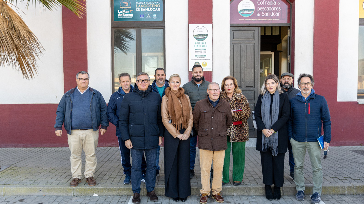 Manuel Gavira, reunión con Cofradía de Pescadores de Sanlucar de Barrameda, en Cadiz