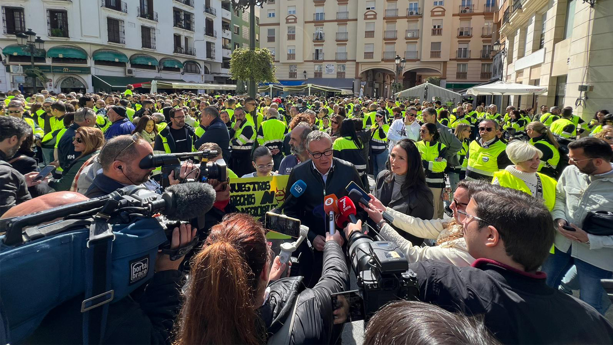 Manuel Gavira en protestas trabajadores Acerinox en La Línea