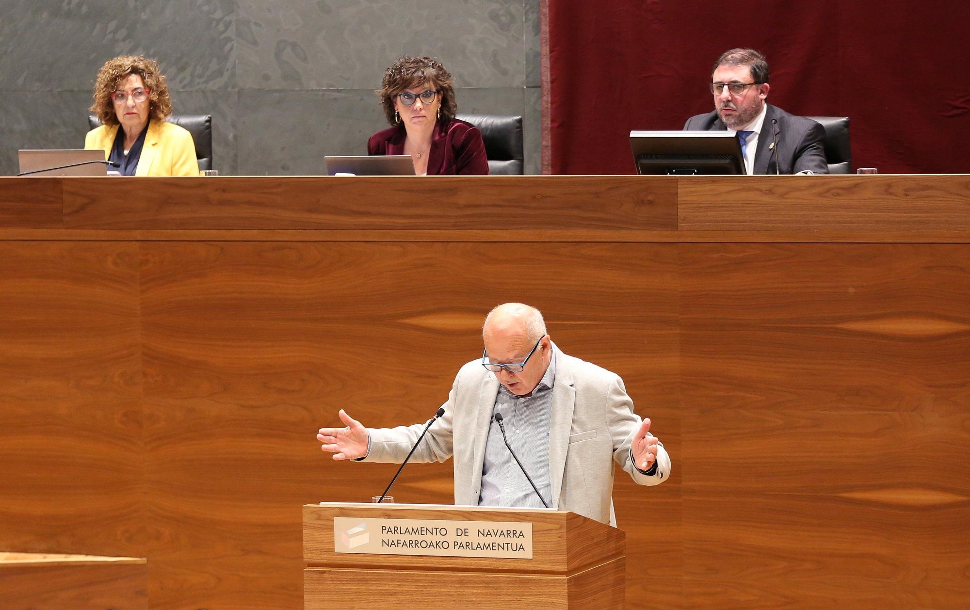 VOX vota en contra del pacto para la reforma de la LORAFNA que expulsa a la Guardia Civil de tráfico de Navarra