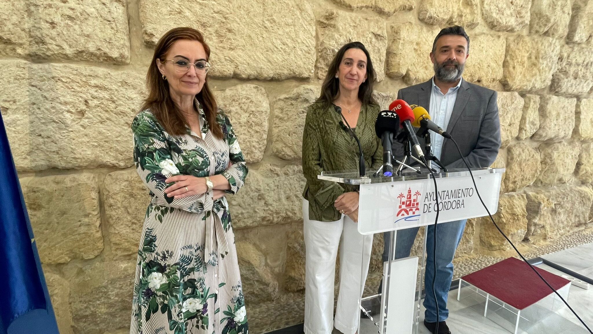 Paula Badanelli, Yolanda Almagro, Rafael Saco (VOX Córdoba).
