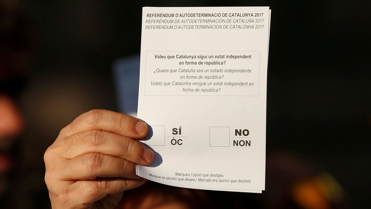 Papeletas referéndum ilegal Cataluña
