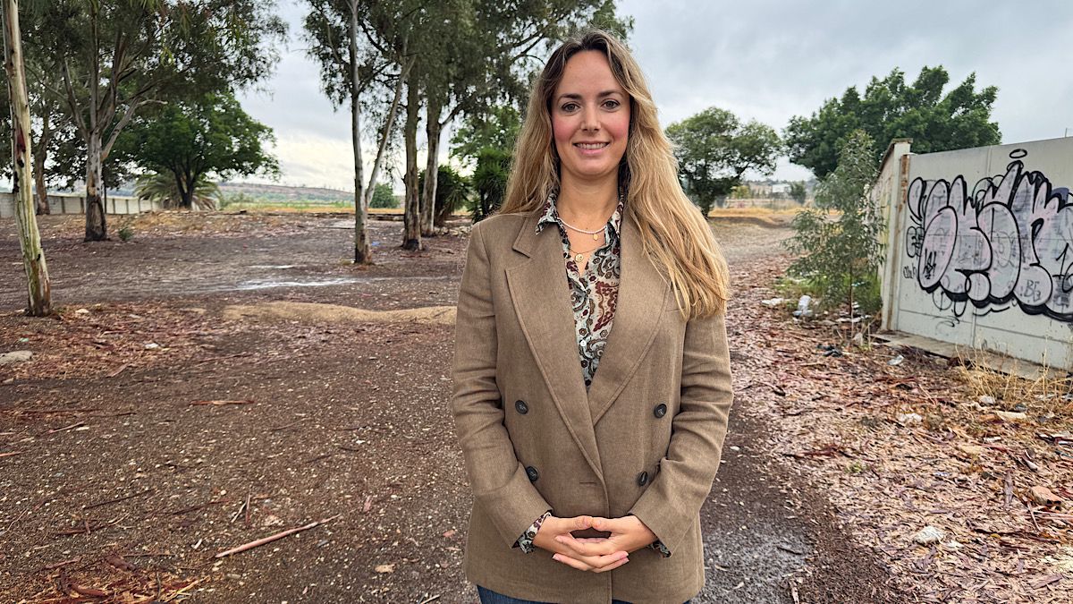 Yolanda Gómez en uno de los terrenos municipales de Santa Rosalía-Maqueda