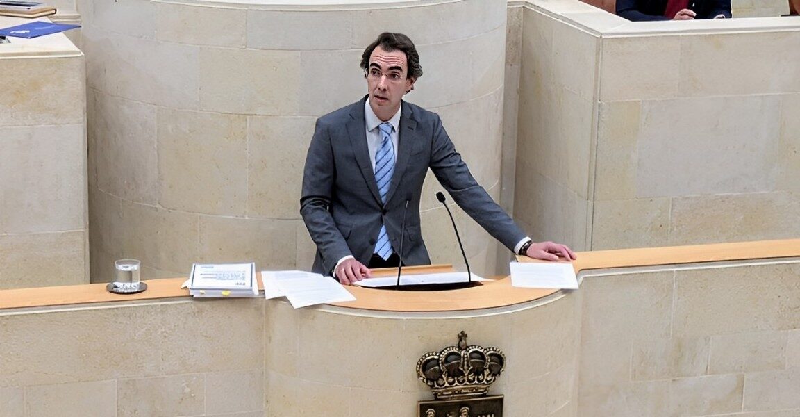 Armando Blanco defiende la moción en pleno