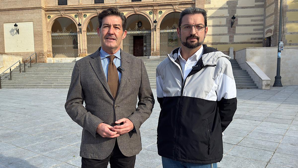 Antonio Alcázar y Miguel Ángel Pérez previamente a la rueda de prensa