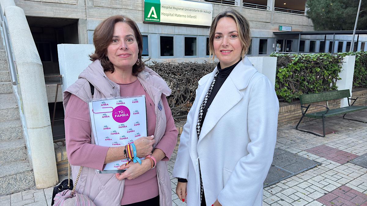 Yolanda Gómez junto a Nanda Agredano a las puertas del Materno Infantil de Málaga