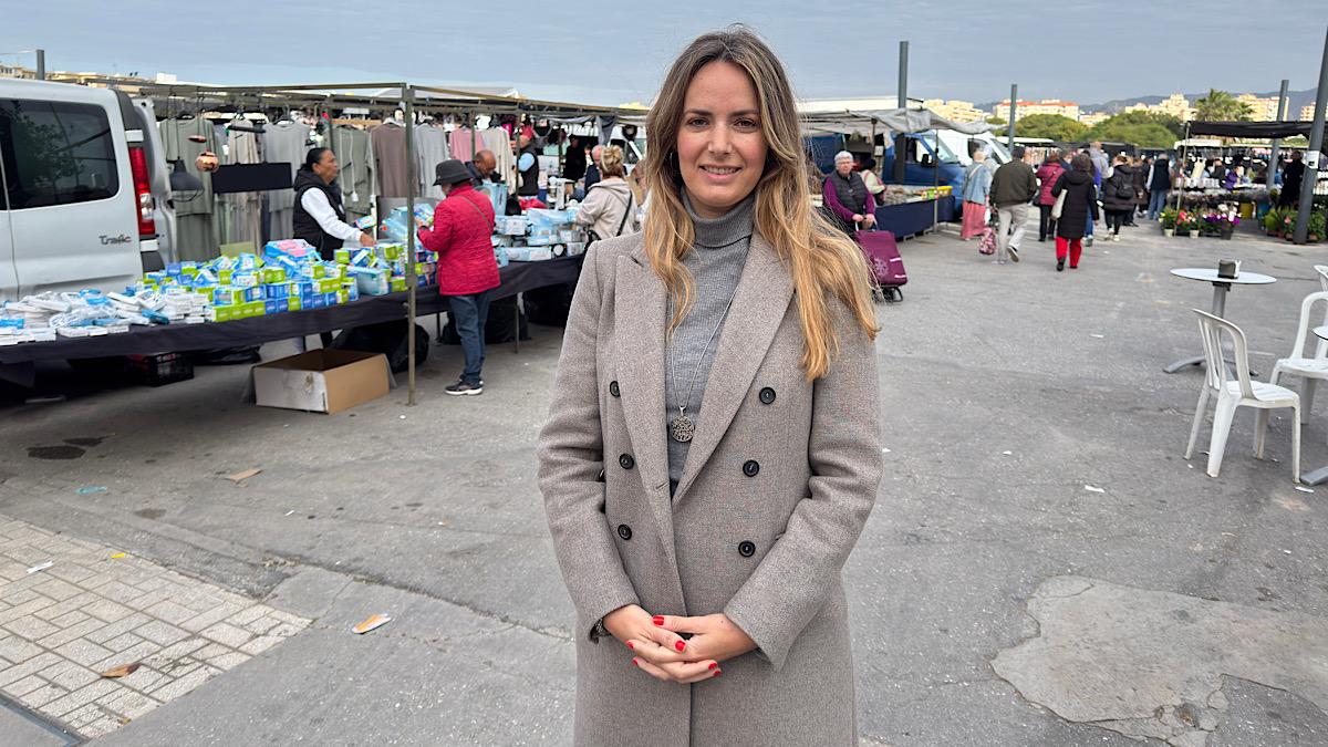 Yolanda Gómez en el mercadillo de Huelin