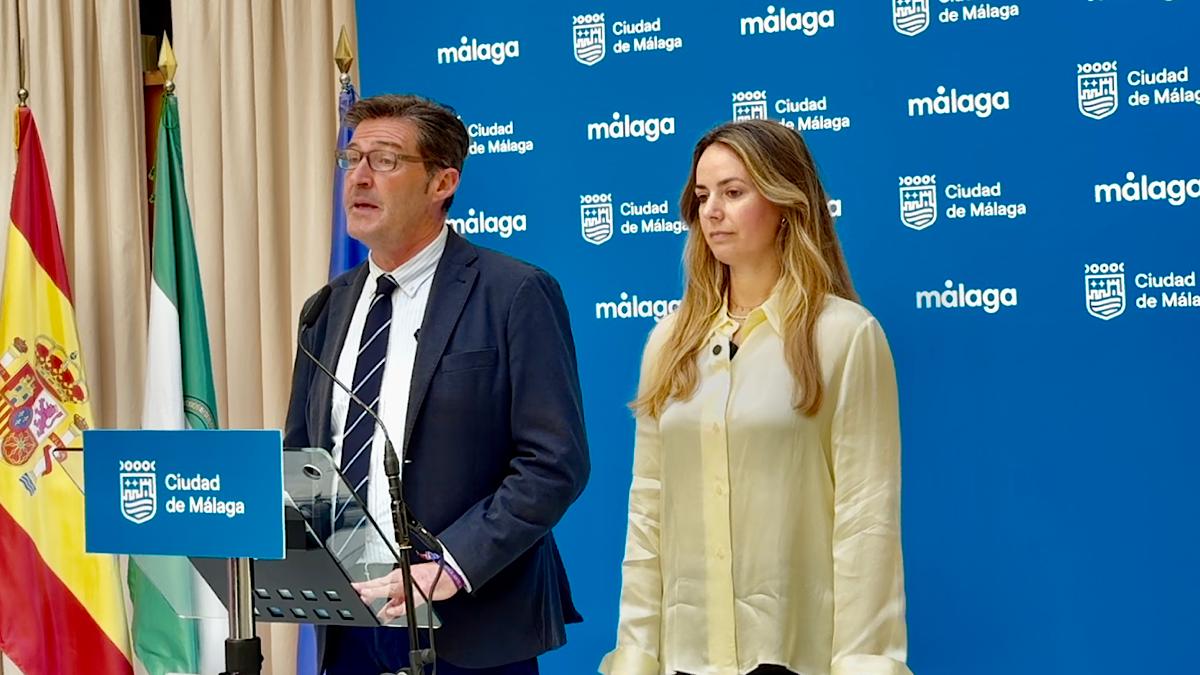 Antonio Alcázar y Yolanda Gómez durante la previa pleno