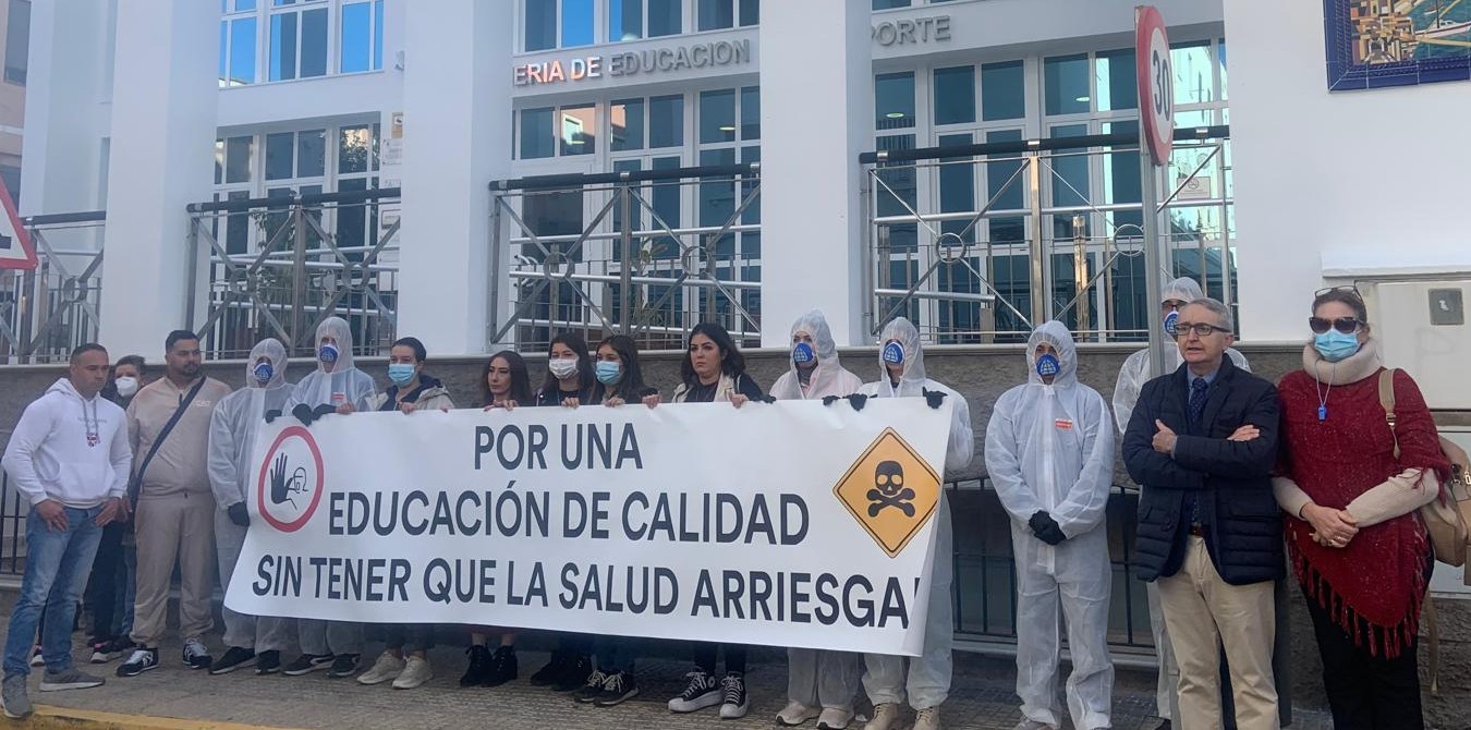 Tasende, en la manifestación de las familias del CEIP del Real frente a Educación