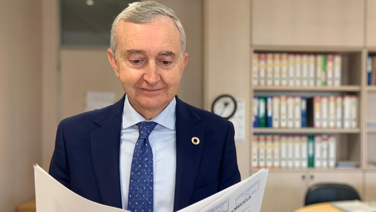 José Miguel Tasende, en la sede parlamentaria de VOX Melilla