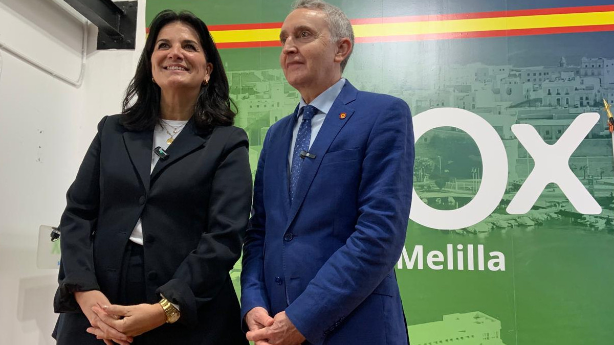 María Ruiz y José Miguel Tasende, en la sede de VOX Melilla