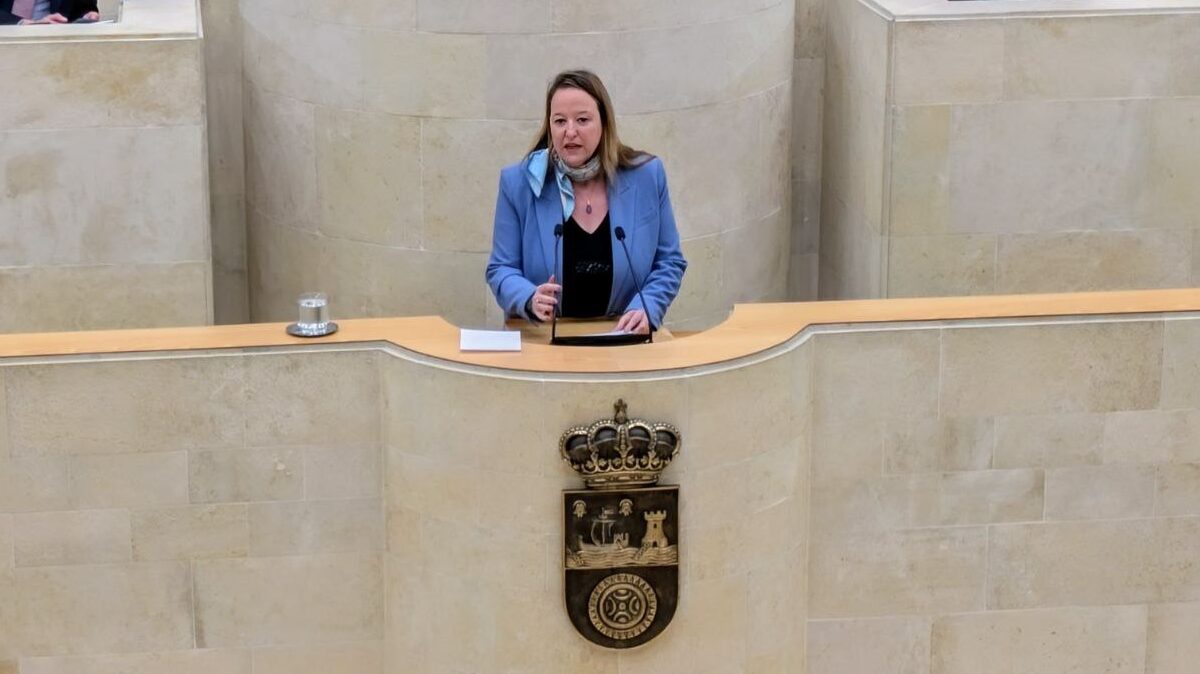 Leticia Díaz interviene en pleno Parlamento de Cantabria