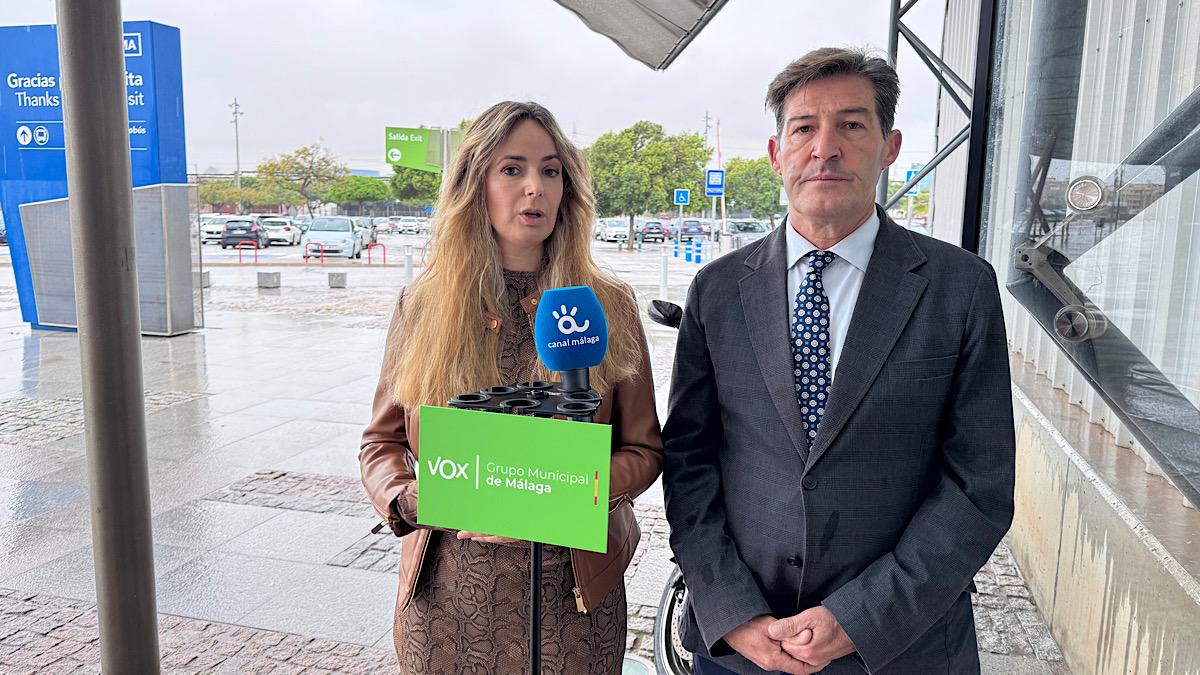 Yolanda Gómez y Antonio Alcázar, durante la rueda de prensa