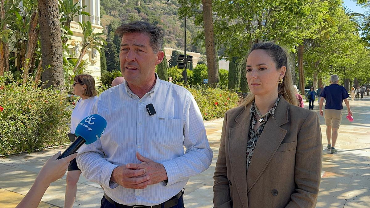 Antonio Alcázar y Yolanda Gómez, durante la rueda de prensa