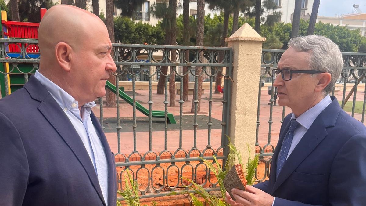 Javier Diego y José Miguel Tasende, en el Parque Hernández
