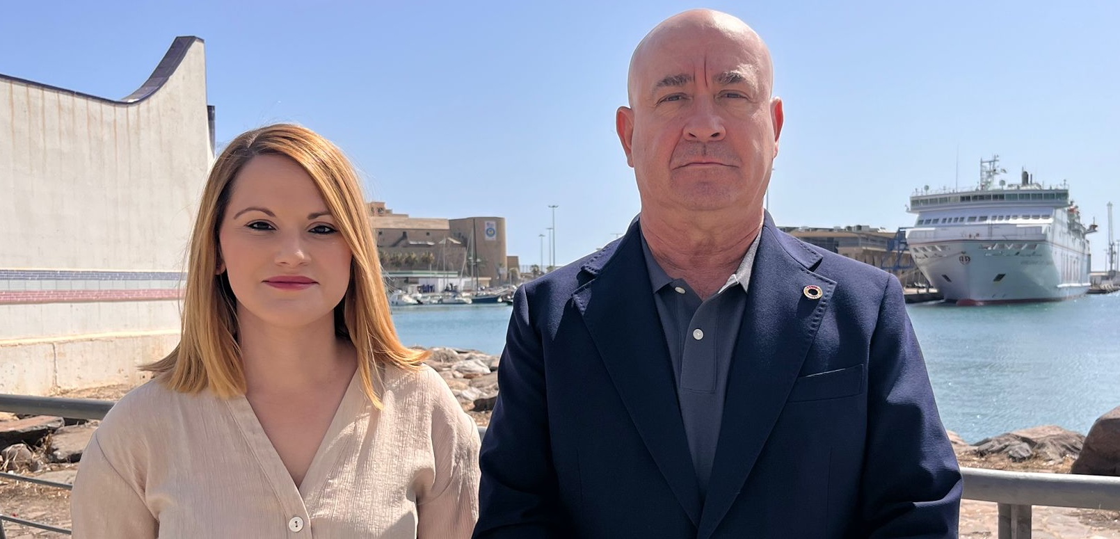 Javier Diego ve imposible el horario del avión a Almería