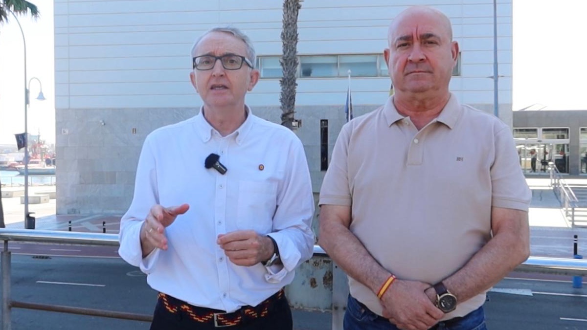Tasende y Javier Diego, frente a las Torres