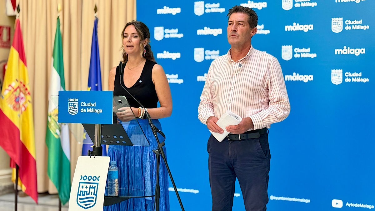 Antonio Alcázar y Yolanda Gómez durante la rueda de prensa previa a Pleno