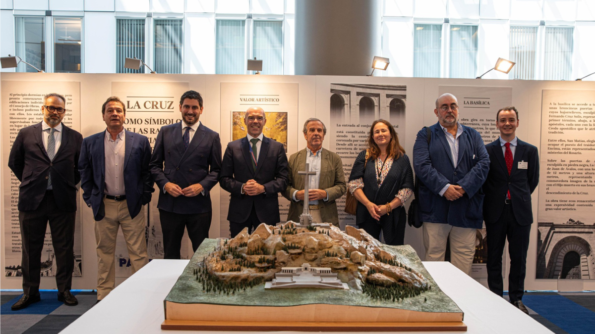 Alejandro Nolasco, en la inauguración de la exposición de El Valle de los Caídos