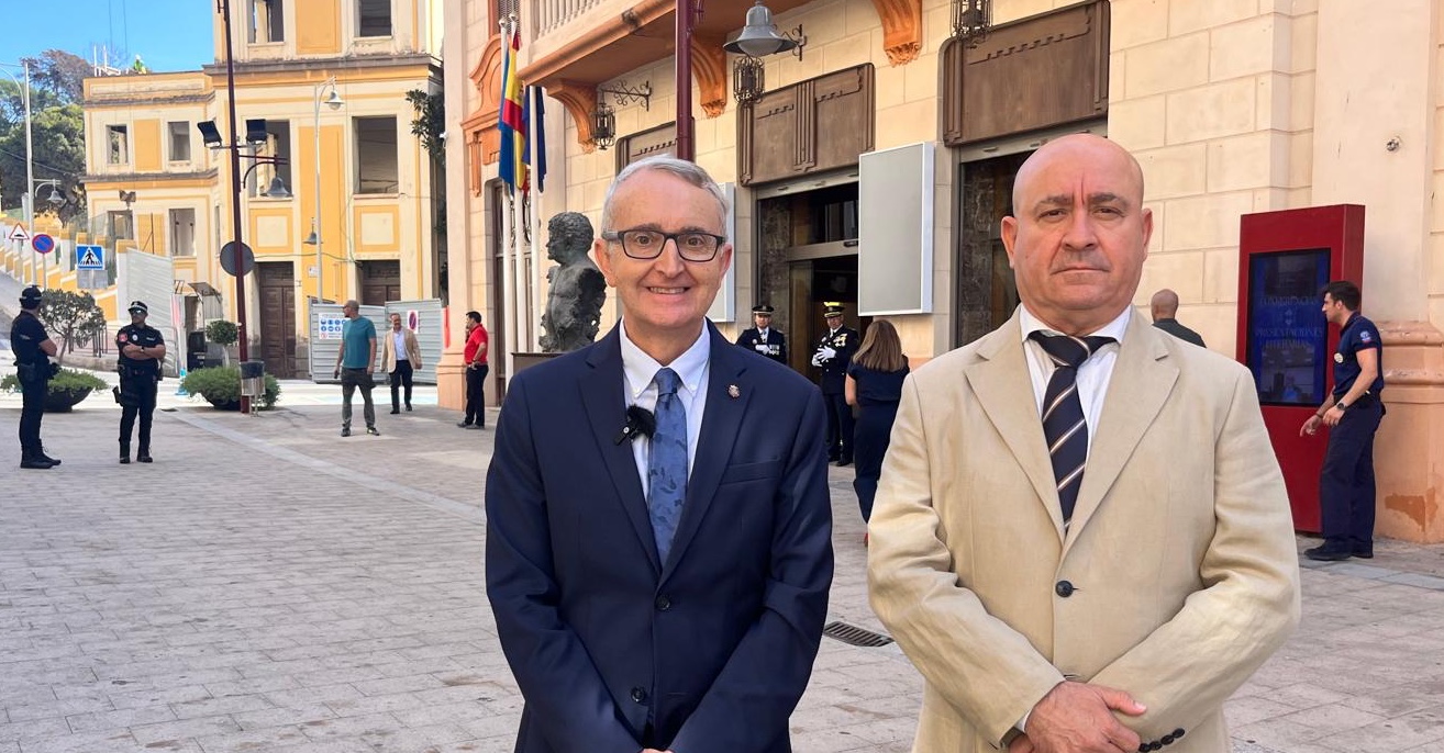 Tasende y Diego, en el acto de la Policía Local