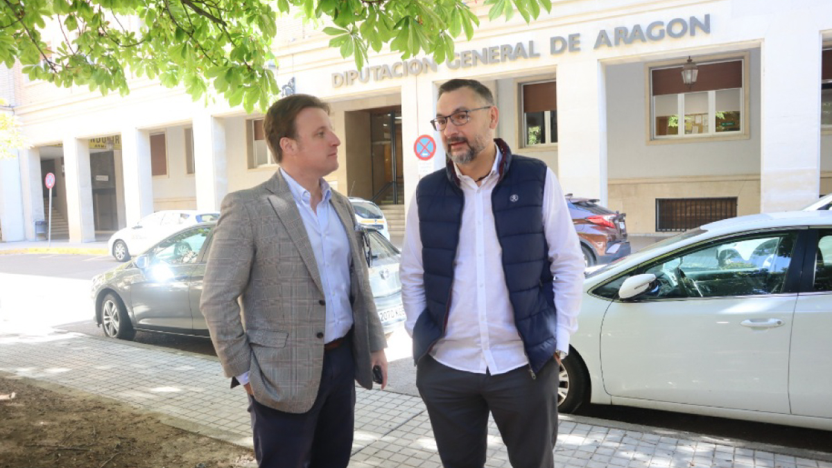 Fermín Civiac, en Huesca, junto a la delegación del Gobierno de Aragón