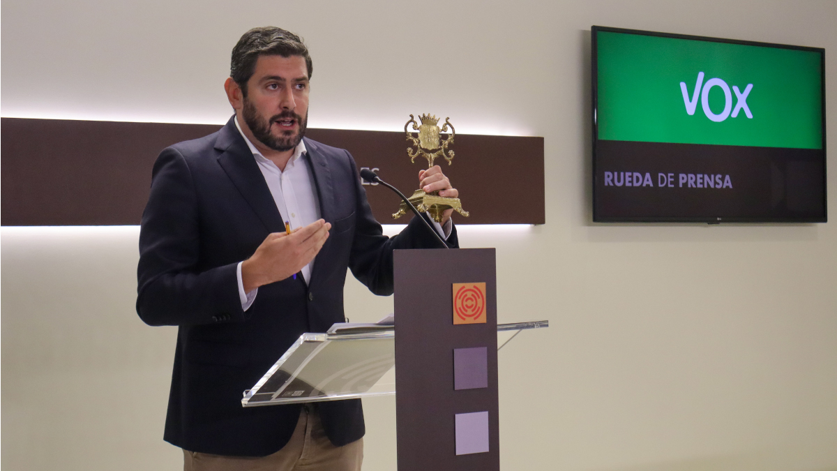 Alejandro Nolasco entrega Premio al Gobierno de Aragón