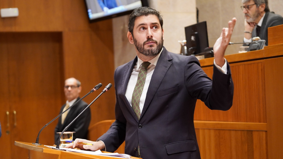 Alejandro Nolasco, este jueves en el pleno de las Cortes