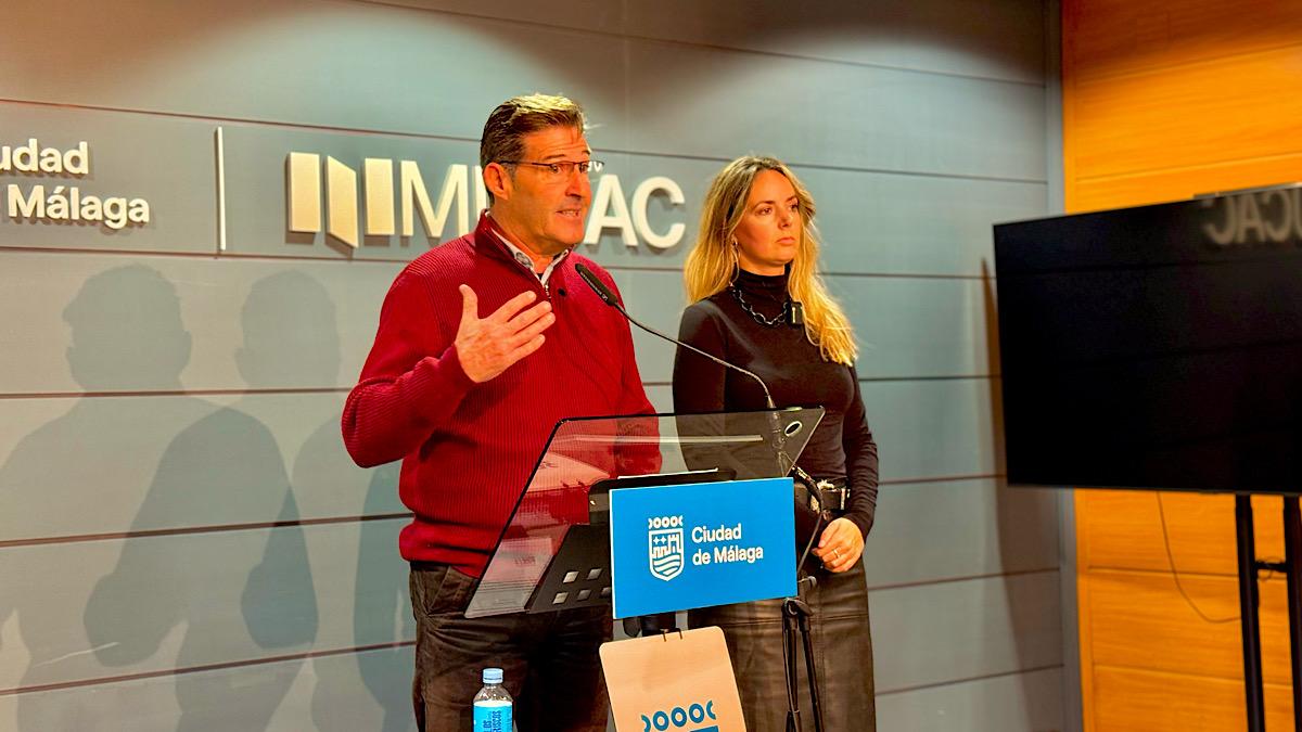 Antonio Alcázar y Yolanda Gómez durante la `previa Pleno