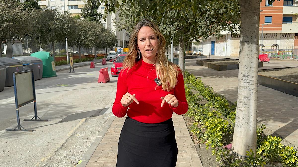 Yolanda Gómez en una de las obras que se está llevando a cabo en Huelin