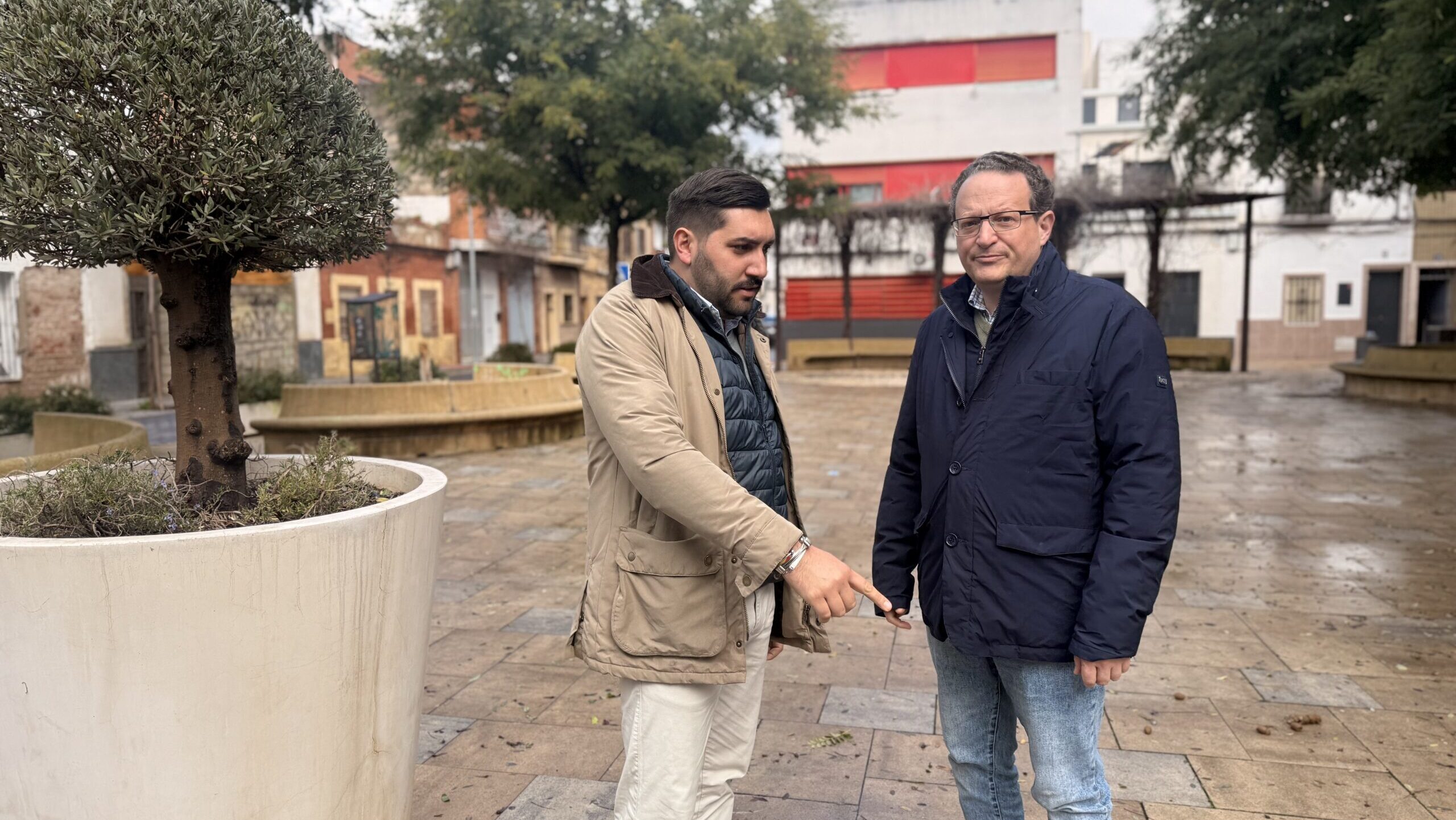 José Ramírez, diputado nacional de VOX y Miguel Castellano, coordinador local de VOX en Córdoba capital.