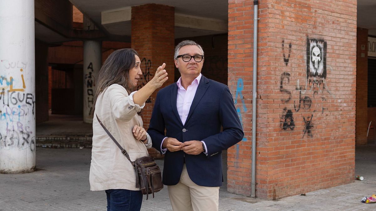 Paula Badanelli portavoz VOX ayto Córdoba y Manuel Gavira. Portavoz G.P VOX Andalucía.