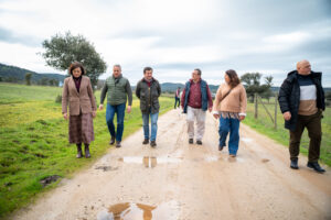´VOX Ávila visita ganadería de vacuno