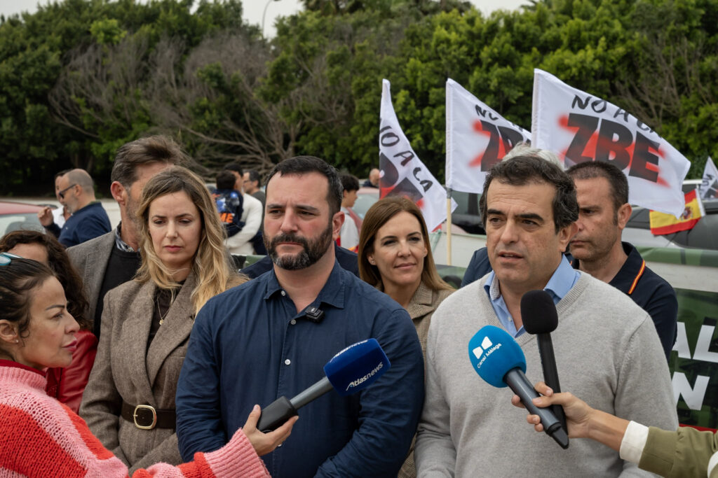VOX, en la protesta contra la ZBE de Málaga: "El PP de Moreno Bonilla ...
