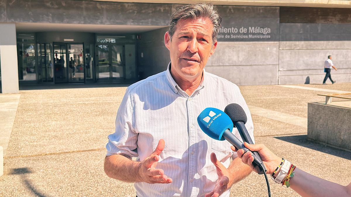 Antonio Alcázar, a las puertas de la Gerencia de Urbanismo, durante la rueda de prensa