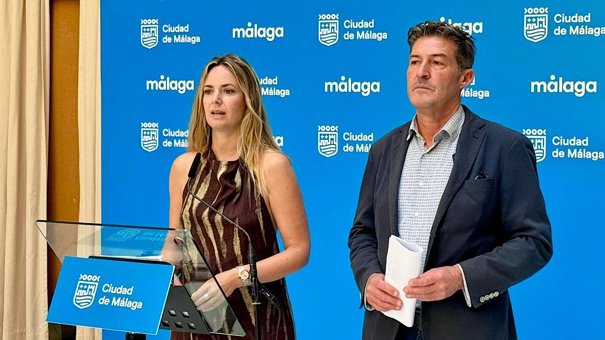 Yolanda Gómez y Antonio Alcázar durante la rueda de prensa de la previa al pleno del mes de junio