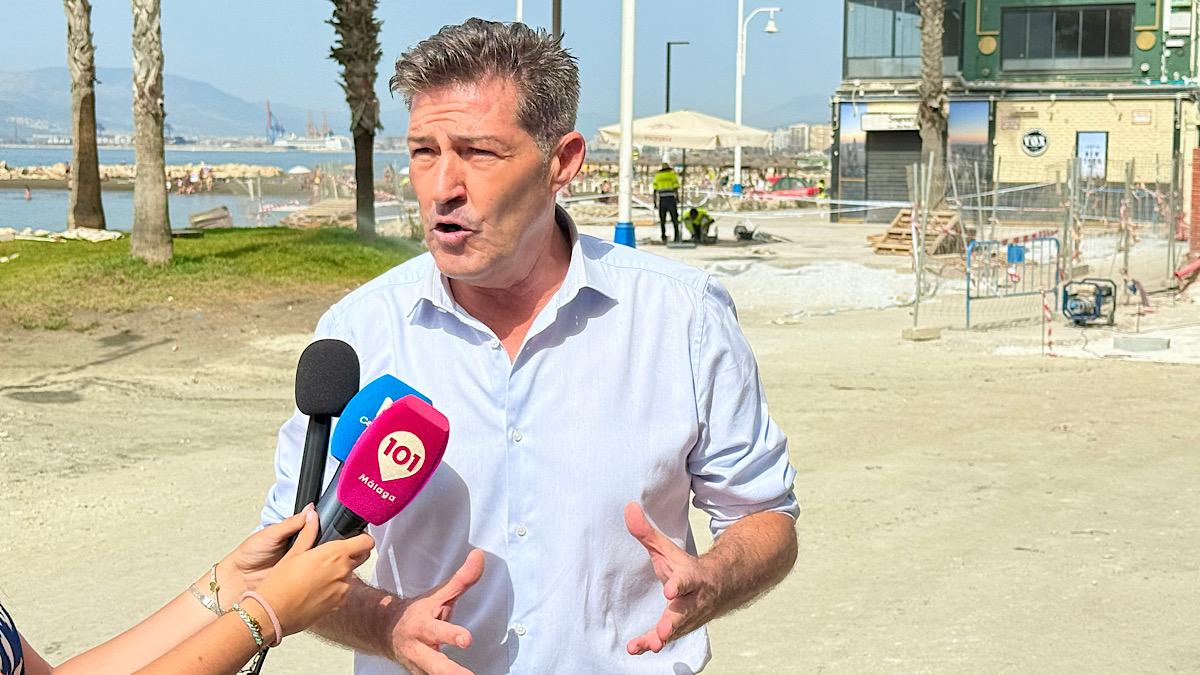 Antonio Alcázar en el Paseo Marítimo de Pedregalejo
