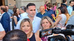 Laura García, junto a su Grupo Municipal en el canutazo del Día de Ceuta